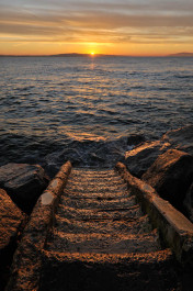 Steps to the Sea
